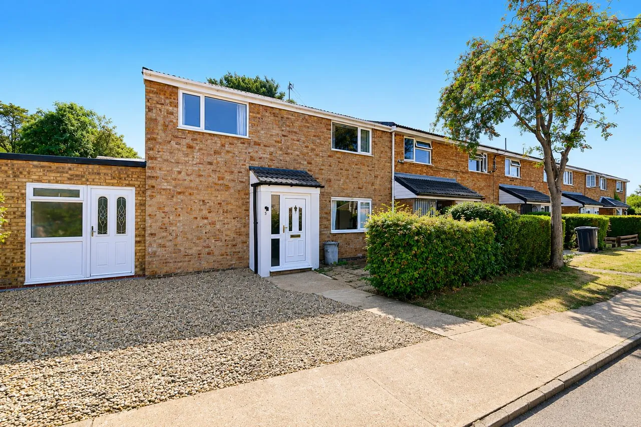 4 bed house for sale — West Reach, Stevenage, Herts, SG2 9AS