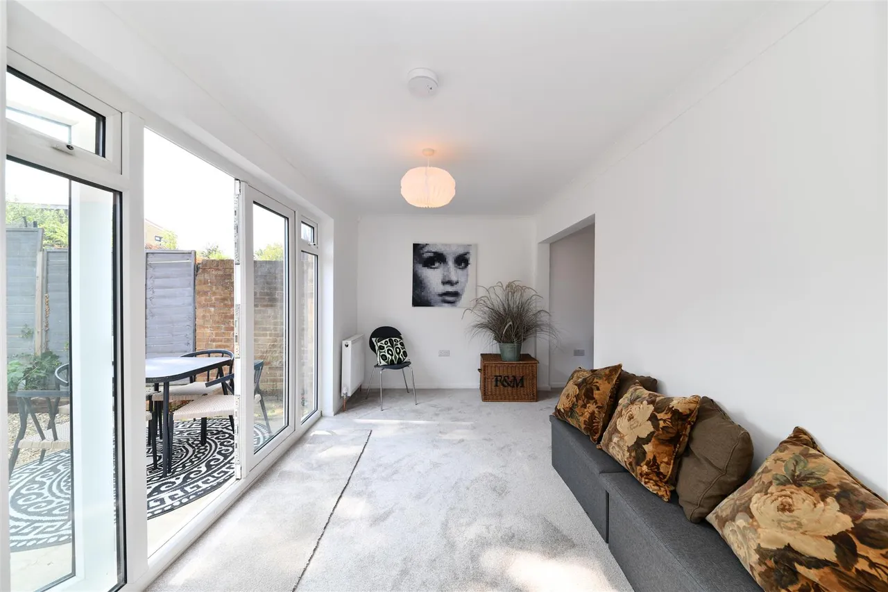 West Reach, Stevenage, Herts, SG2 9AS, photo 4