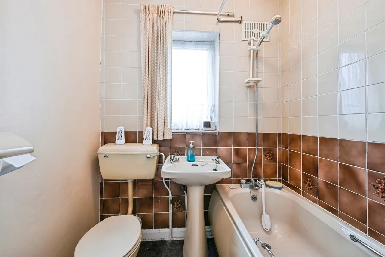 Beechdale Road, Nottingham, NG8, photo 12