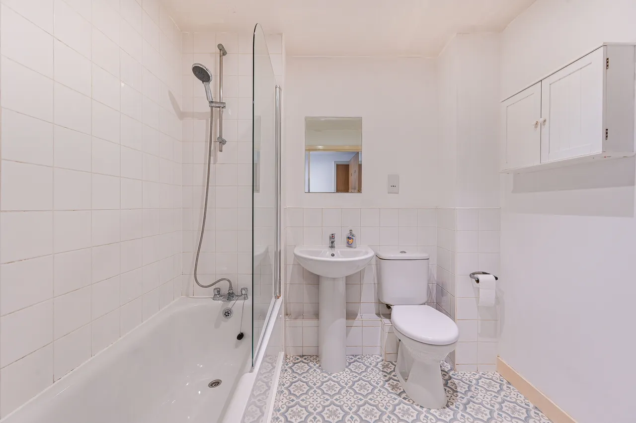 409 East Carriage House, Royal Carriage Mews, London, photo 10
