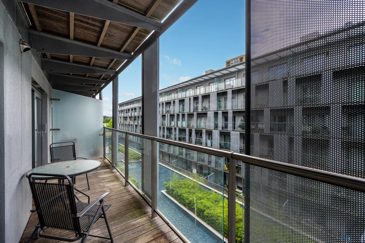 409 East Carriage House, Royal Carriage Mews, London, photo 6