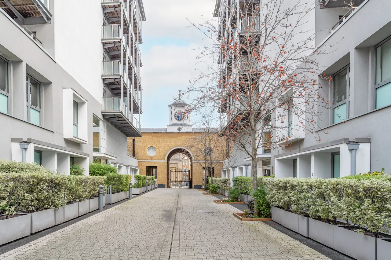 409 East Carriage House, Royal Carriage Mews, London, photo 12