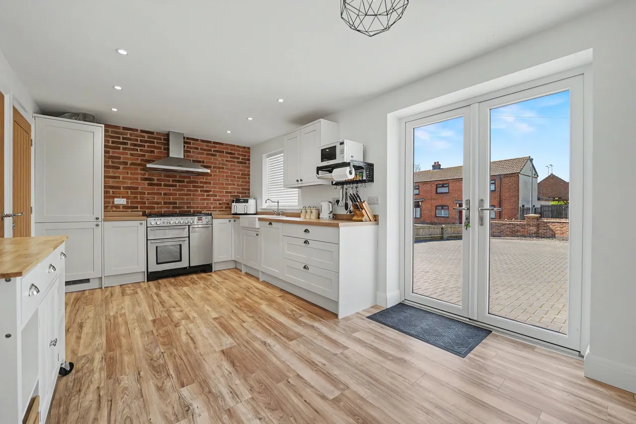 School Road, Bulkington, CV12, photo 3