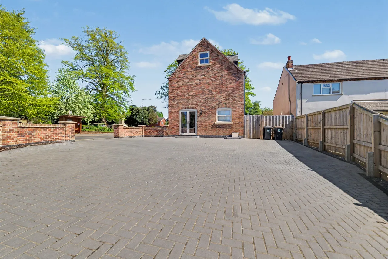 School Road, Bulkington, CV12, photo 34
