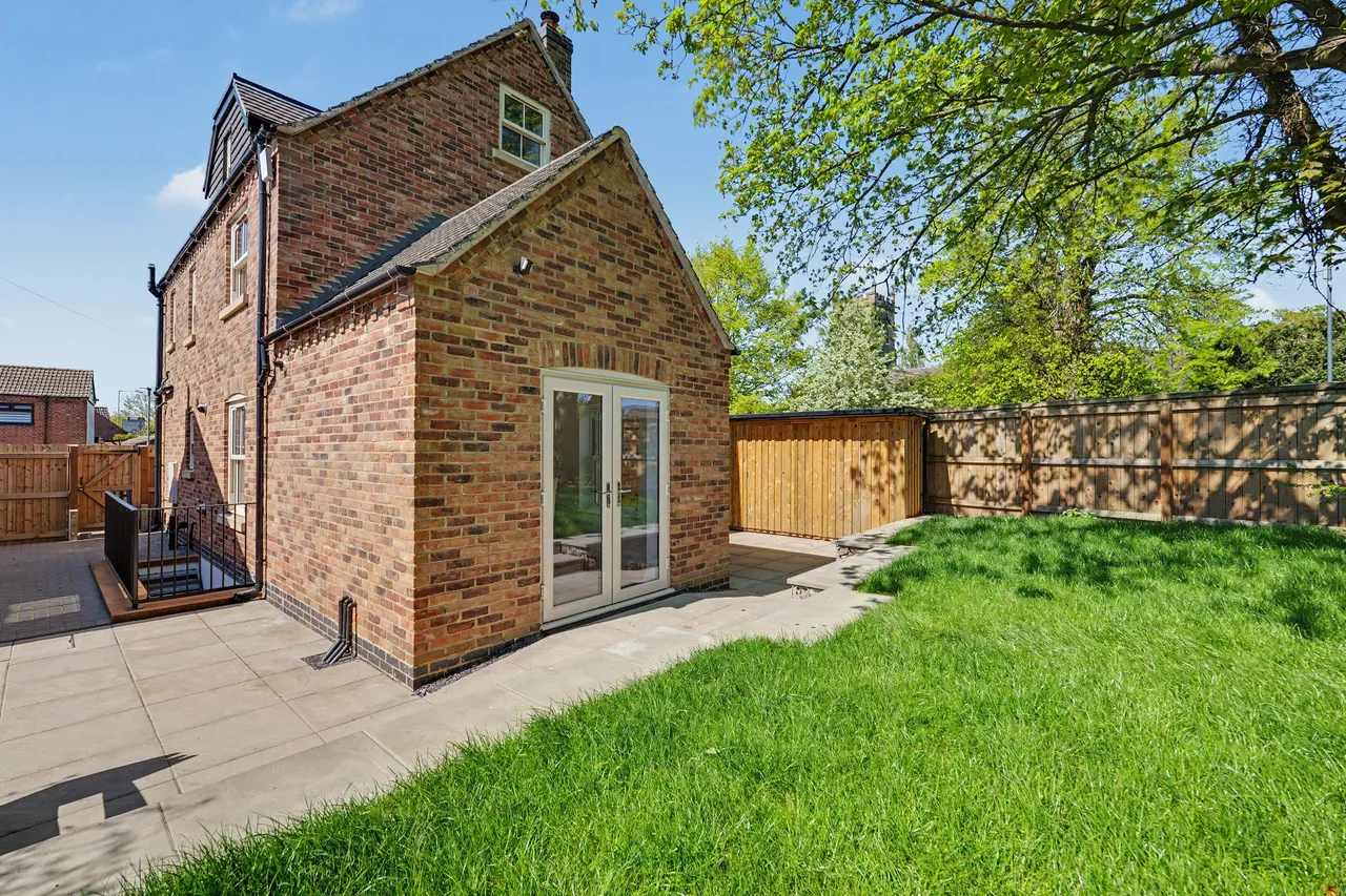 School Road, Bulkington, CV12, photo 35