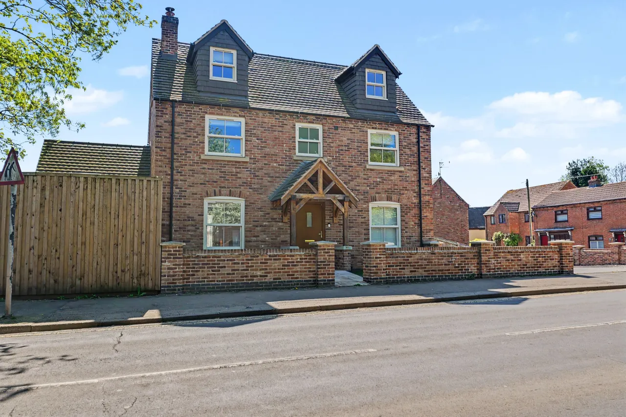 School Road, Bulkington, CV12, photo 33