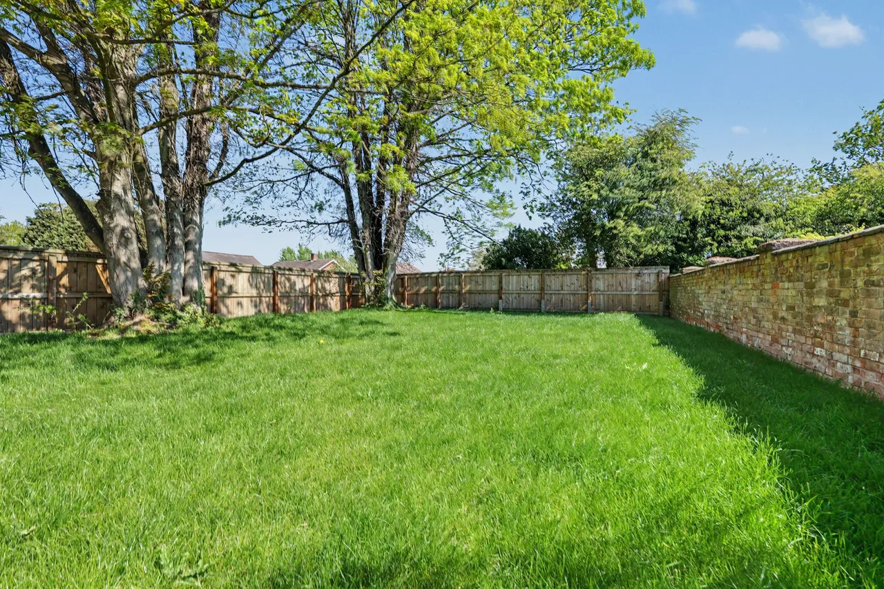 School Road, Bulkington, CV12, photo 38