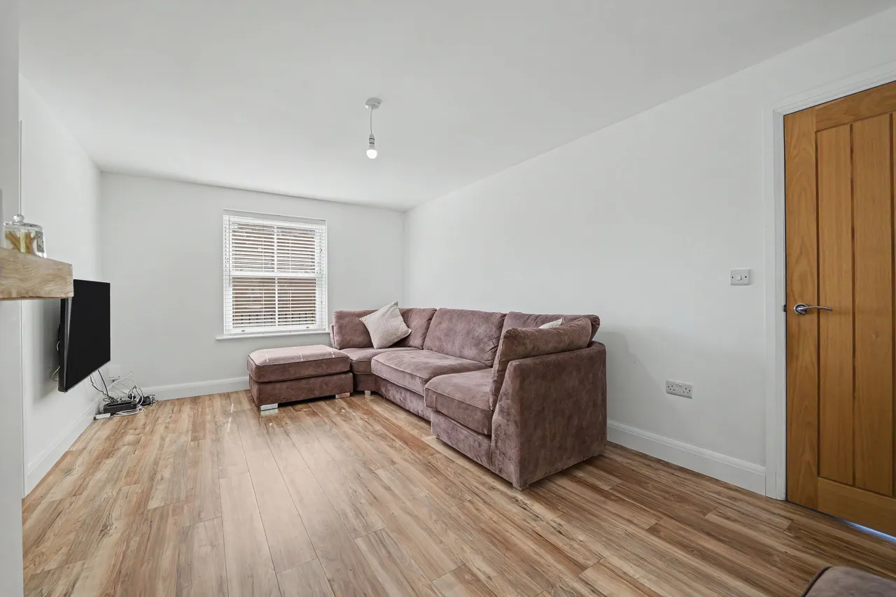 School Road, Bulkington, CV12, photo 2