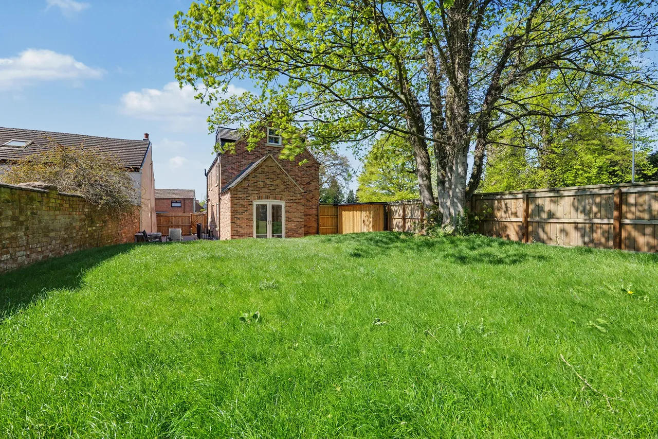 School Road, Bulkington, CV12, photo 36