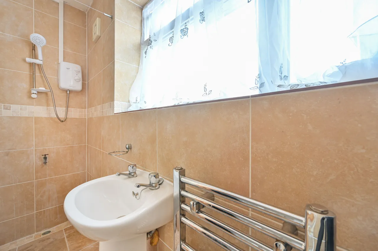 Woking, GU22, photo 10