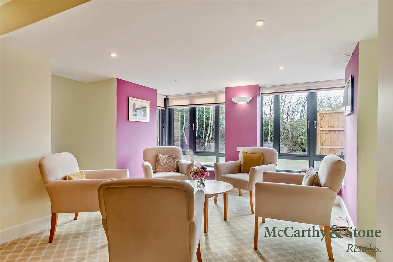 Darkes Lane, Potters Bar, EN6, photo 9