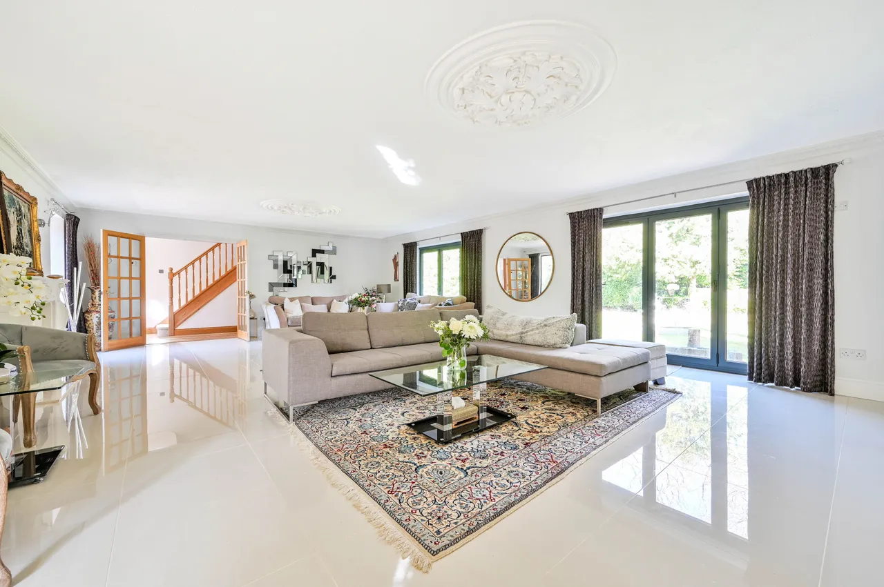 Fernvale, Elm Hill, Guildford, photo 2