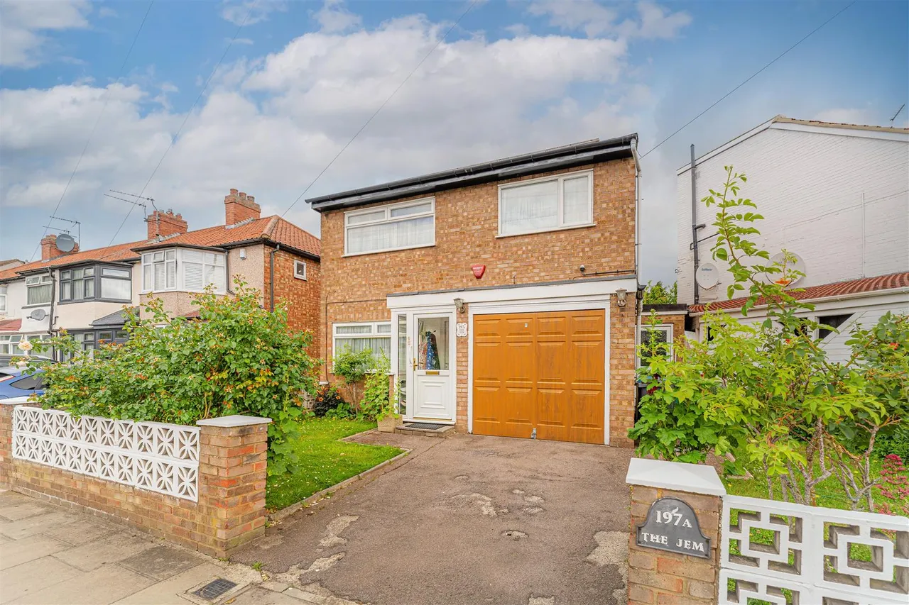 3 bed property for sale, Galliard Road, Edmonton, N9