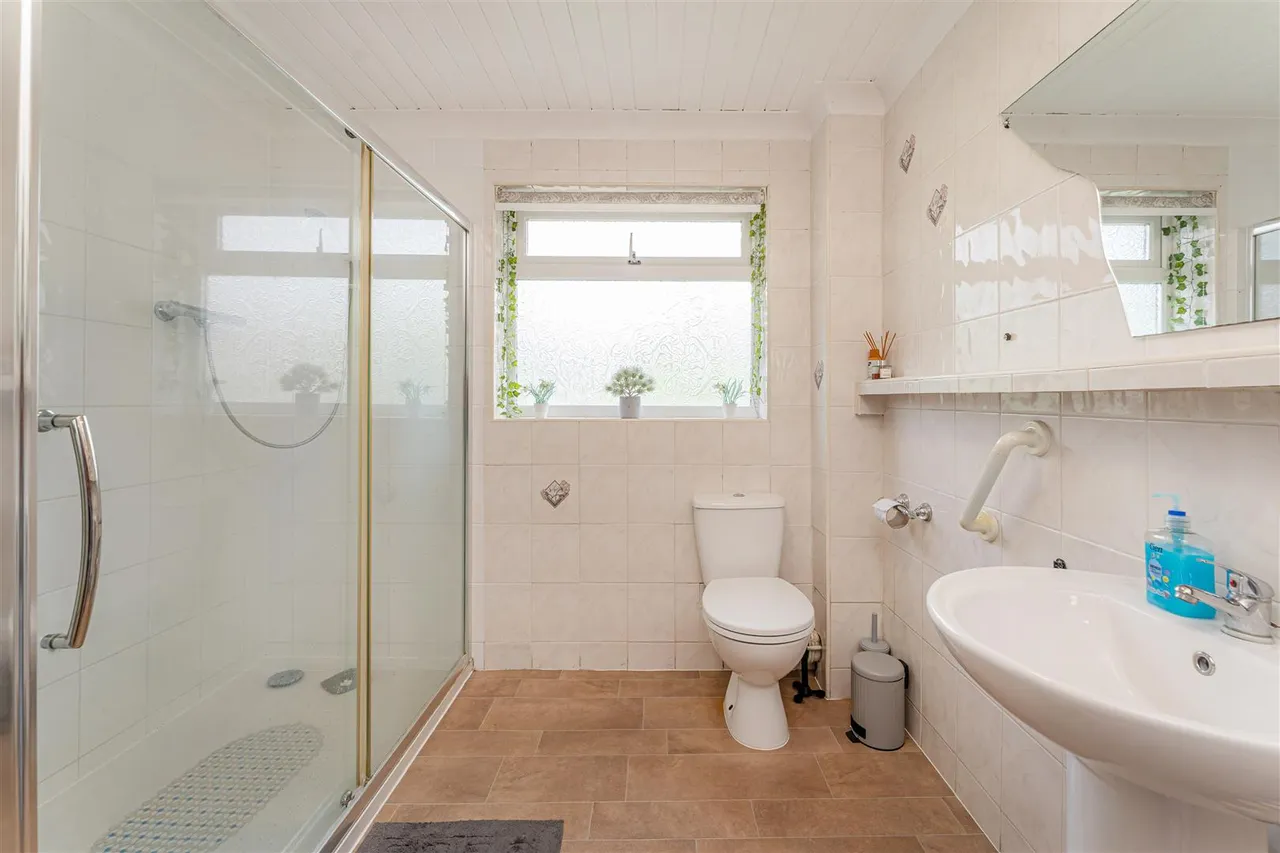 Galliard Road, Edmonton, N9, photo 13