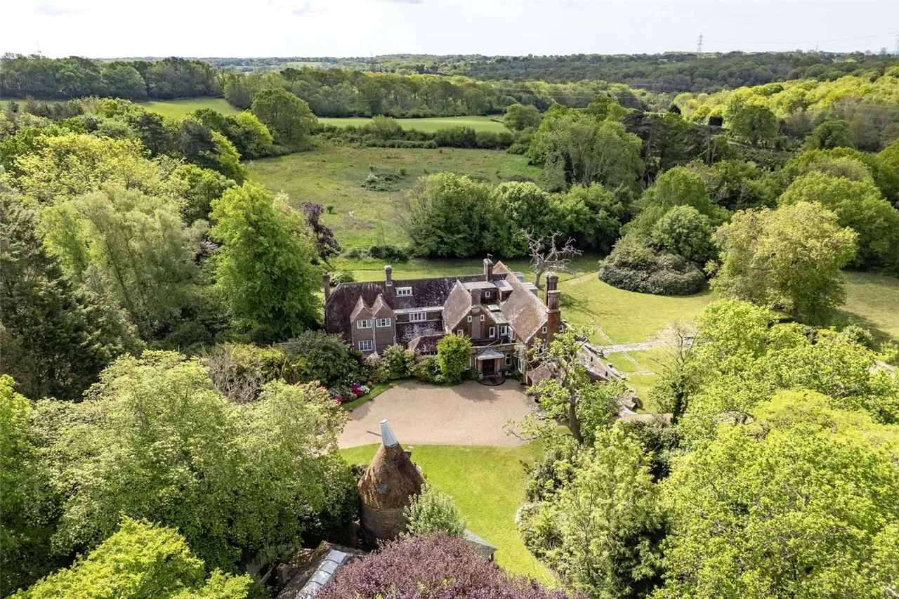 The Stream, Catsfield, Battle, East Sussex, TN33 9BB, photo 2
