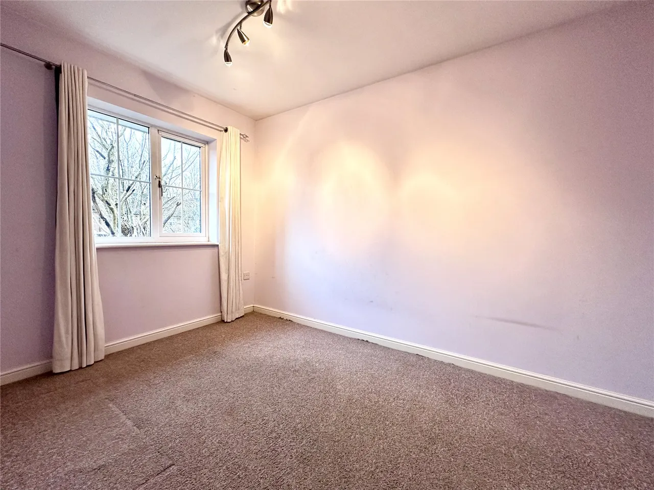 Guillemont Fields, Farnborough, Hampshire, GU14 9UE, photo 9
