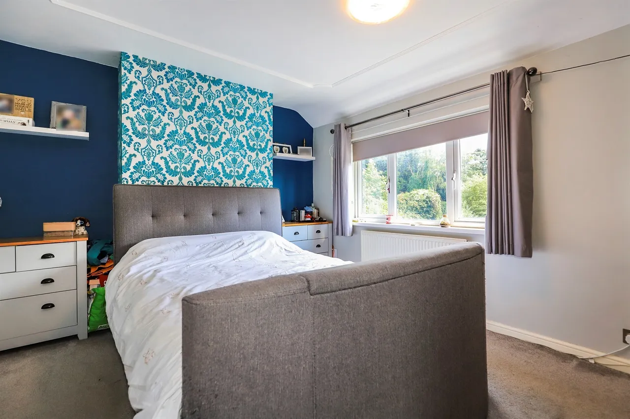 South Crescent, Featherstone, WV10, photo 11