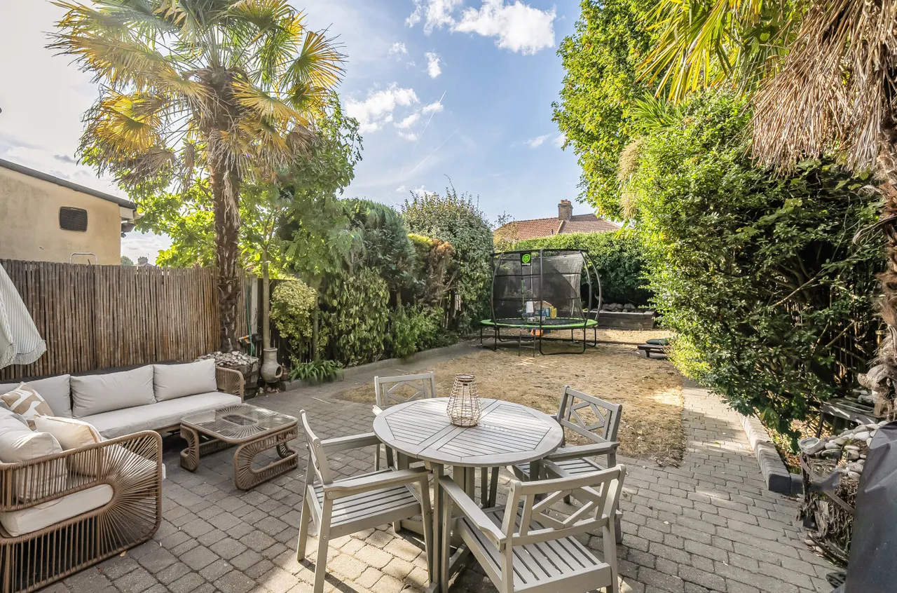 Axminster Crescent, DA16, photo 10