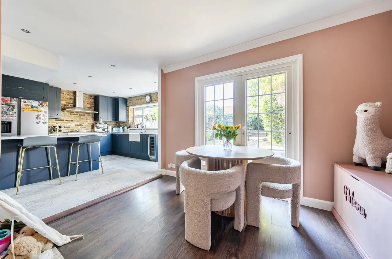 Axminster Crescent, DA16, photo 2