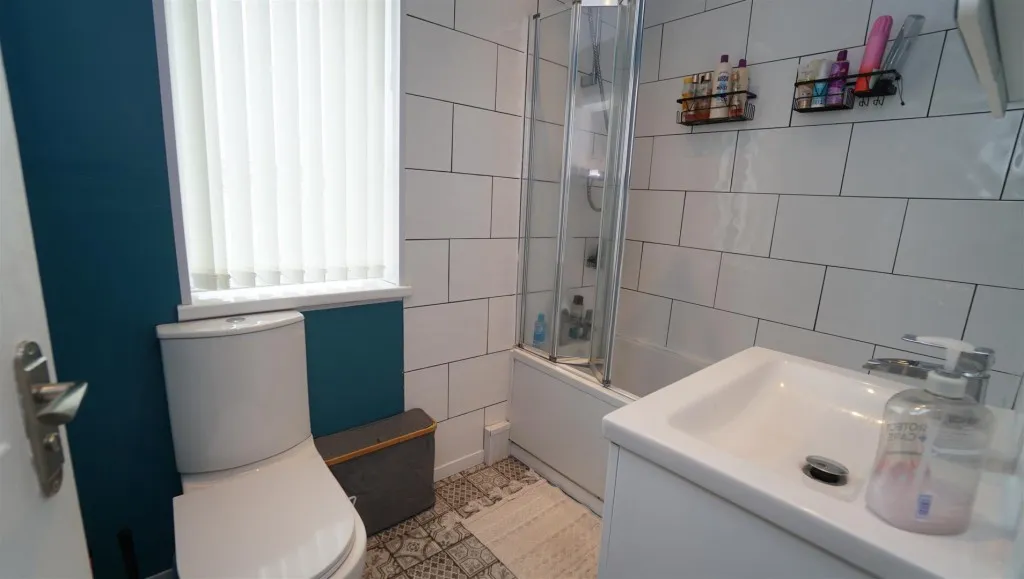 Fletton Terrace, Undercliffe, photo 10