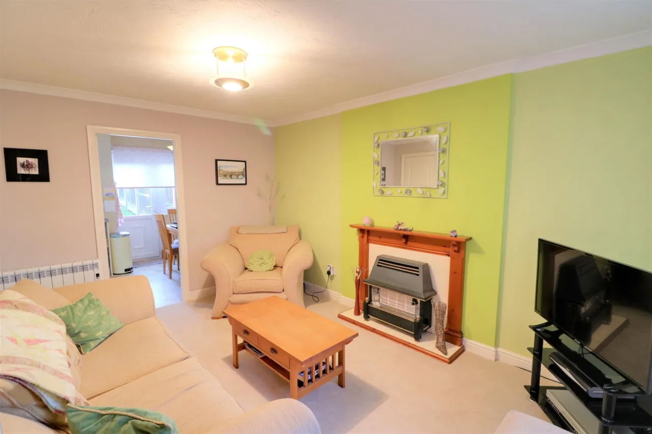 Holt Crescent, Cannock, photo 3