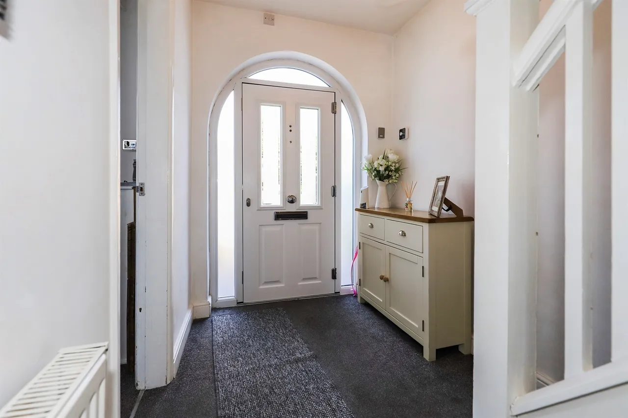 Havacre Lane, Coseley, WV14, photo 13
