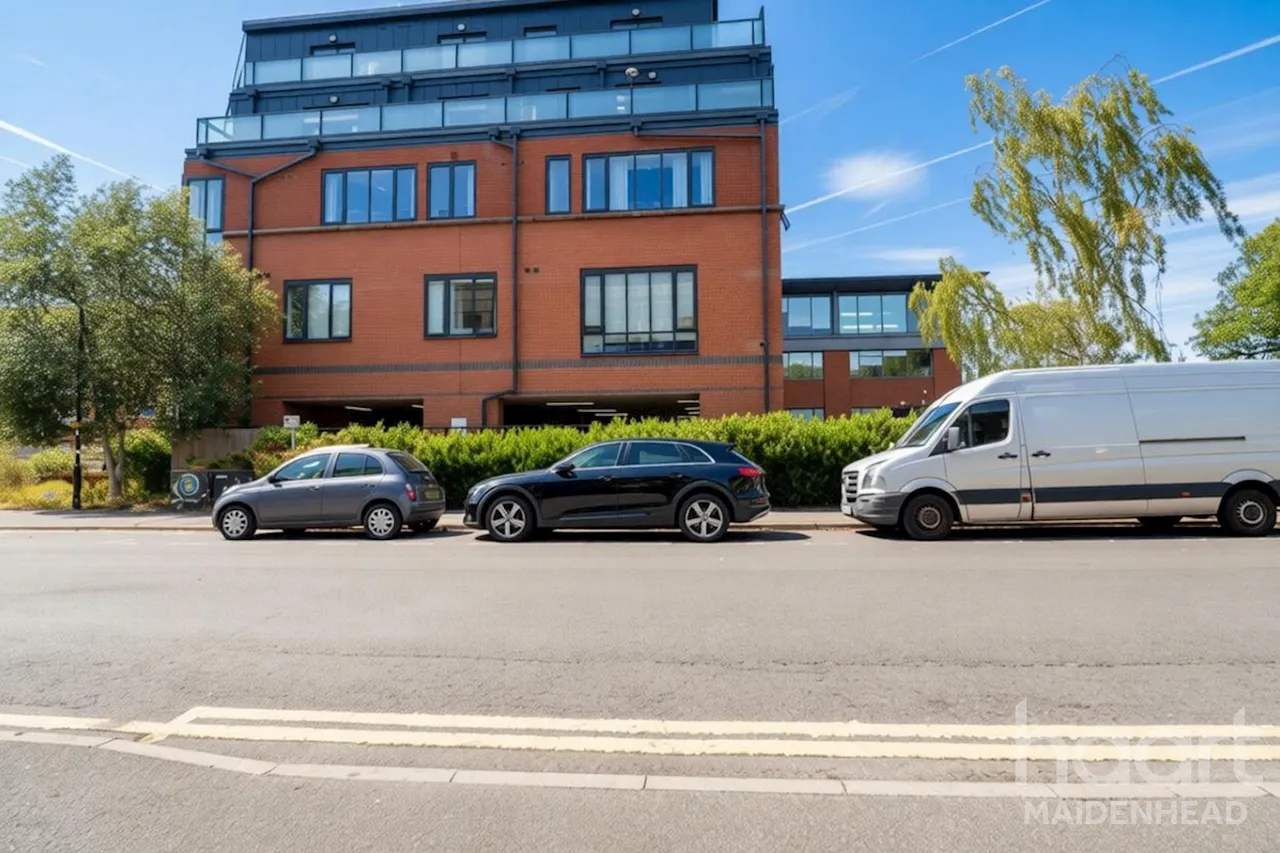 Bath Road, Slough, SL1, photo 2