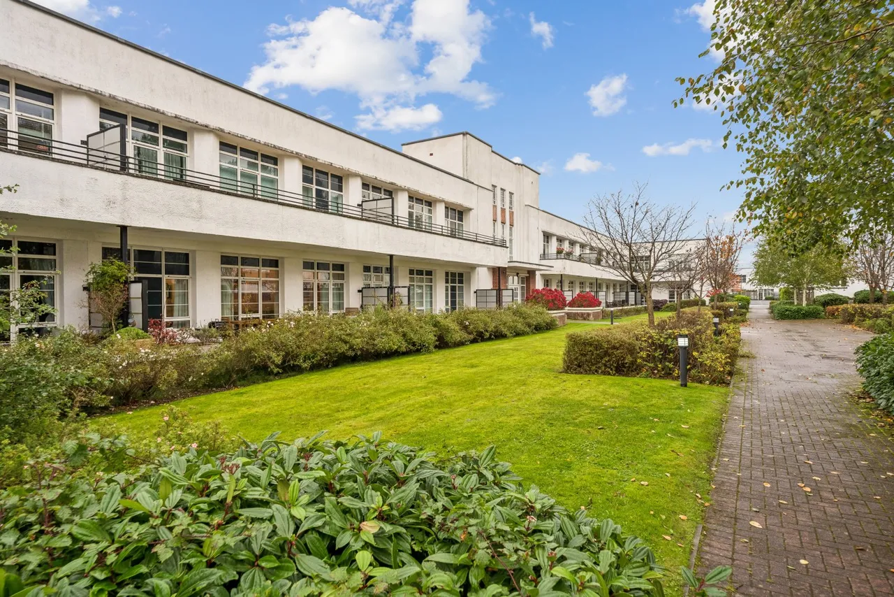 2 bed property for sale, Canniesburn Drive, Bearsden, G61