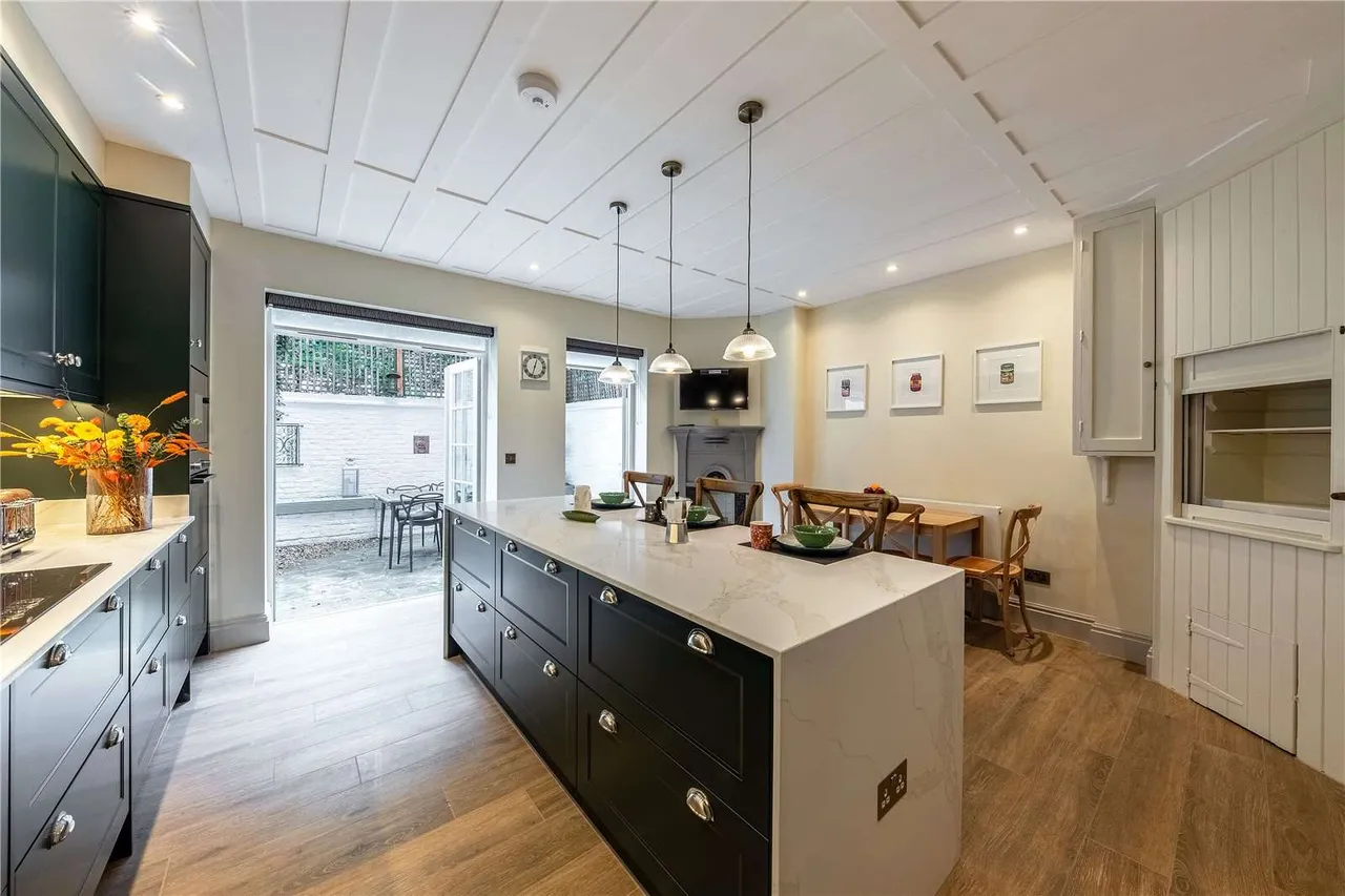 Tufton Street, London, SW1P, photo 2