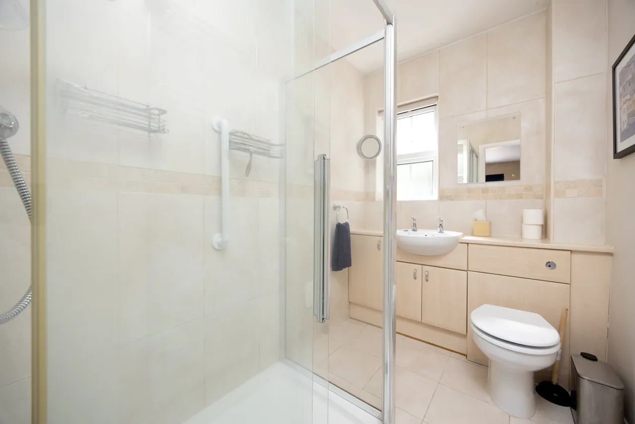 Beechwood, Market Lavington, SN10, photo 16