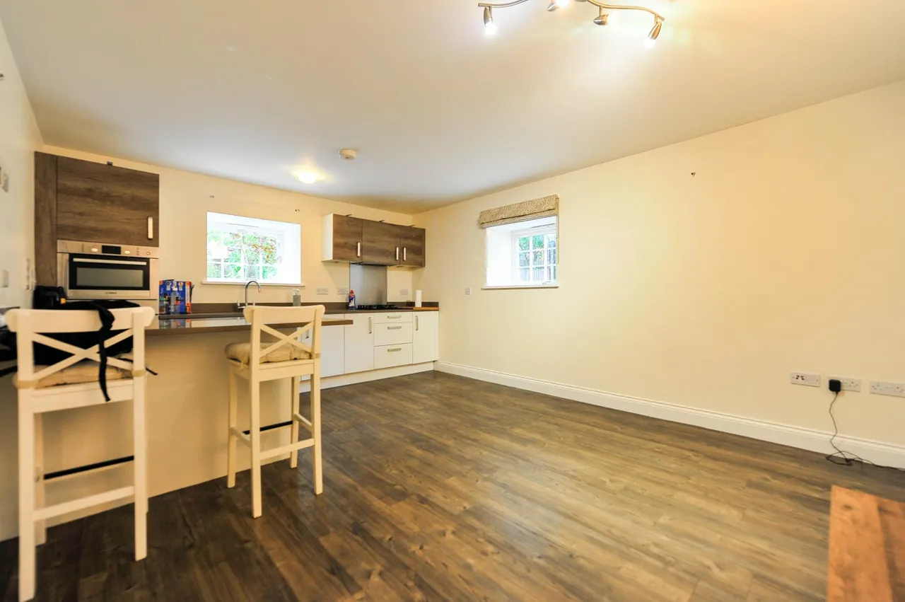 Queens Reach, East Molesey, KT8, photo 4