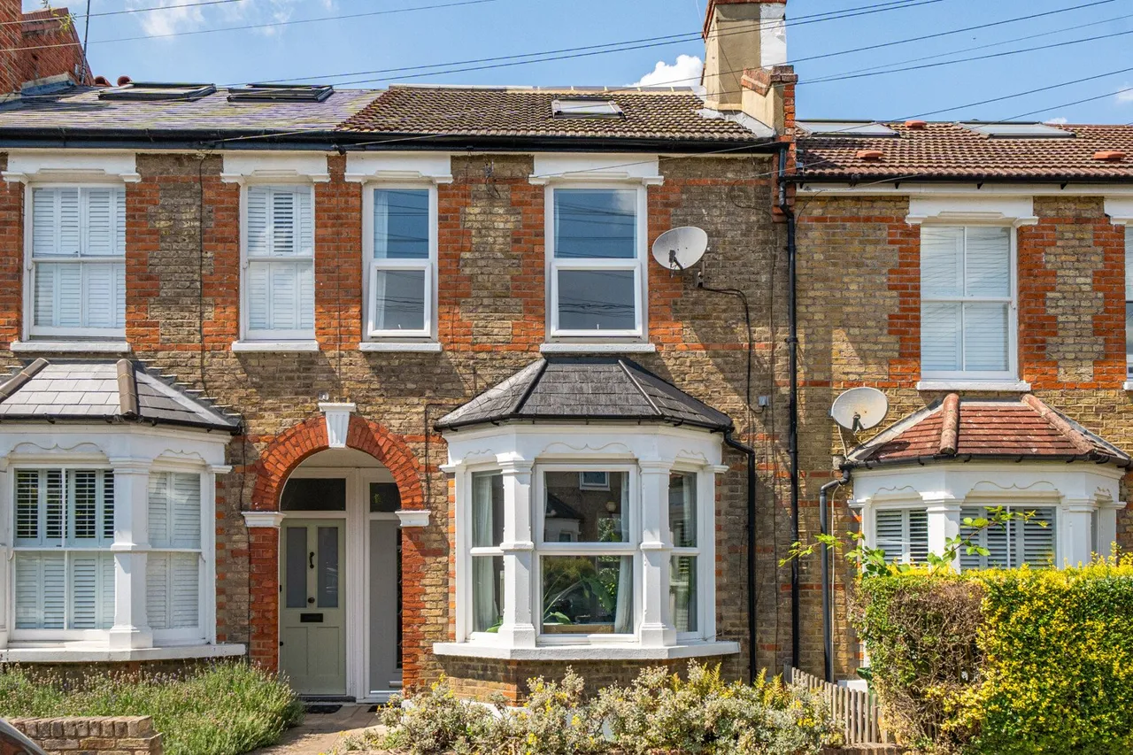 3 bed house for sale — Salehurst Road, SE4