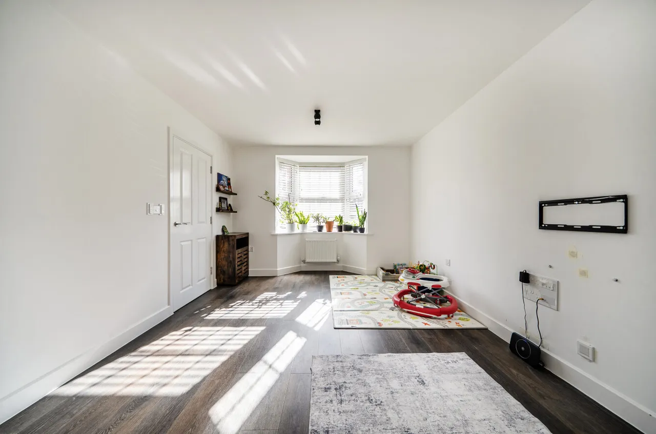 Titchener Way, Hook, RG27, photo 17