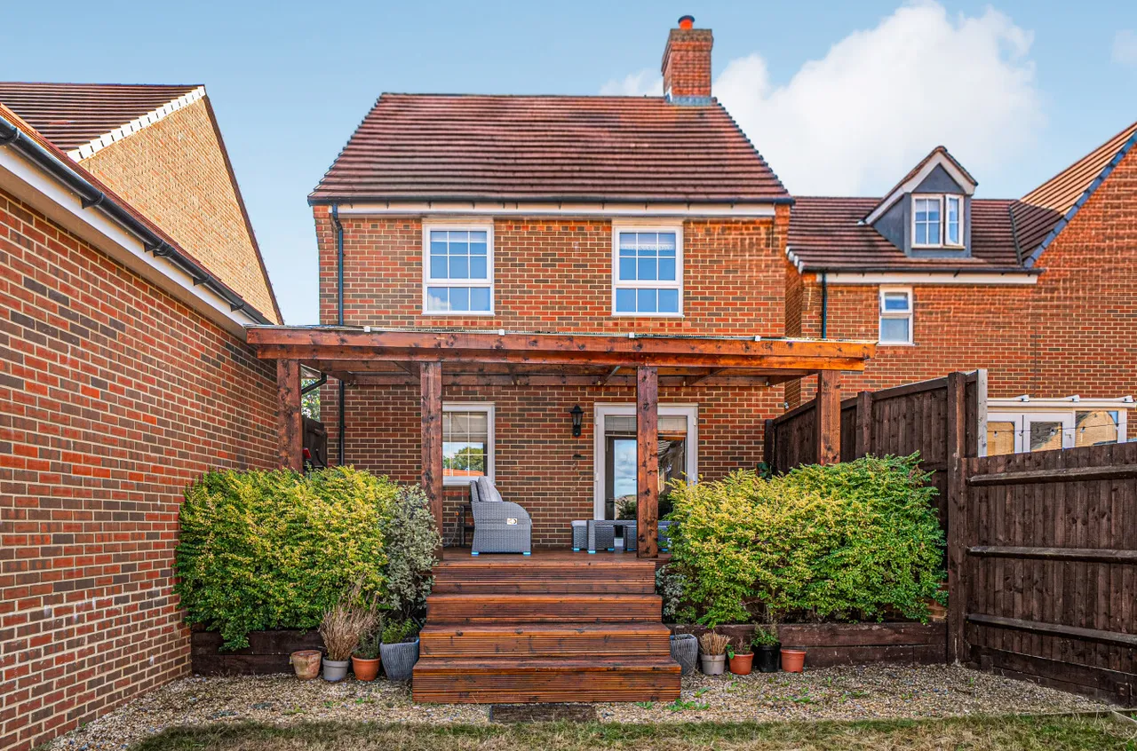 Titchener Way, Hook, RG27, photo 18