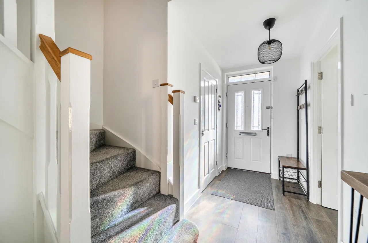 Titchener Way, Hook, RG27, photo 9