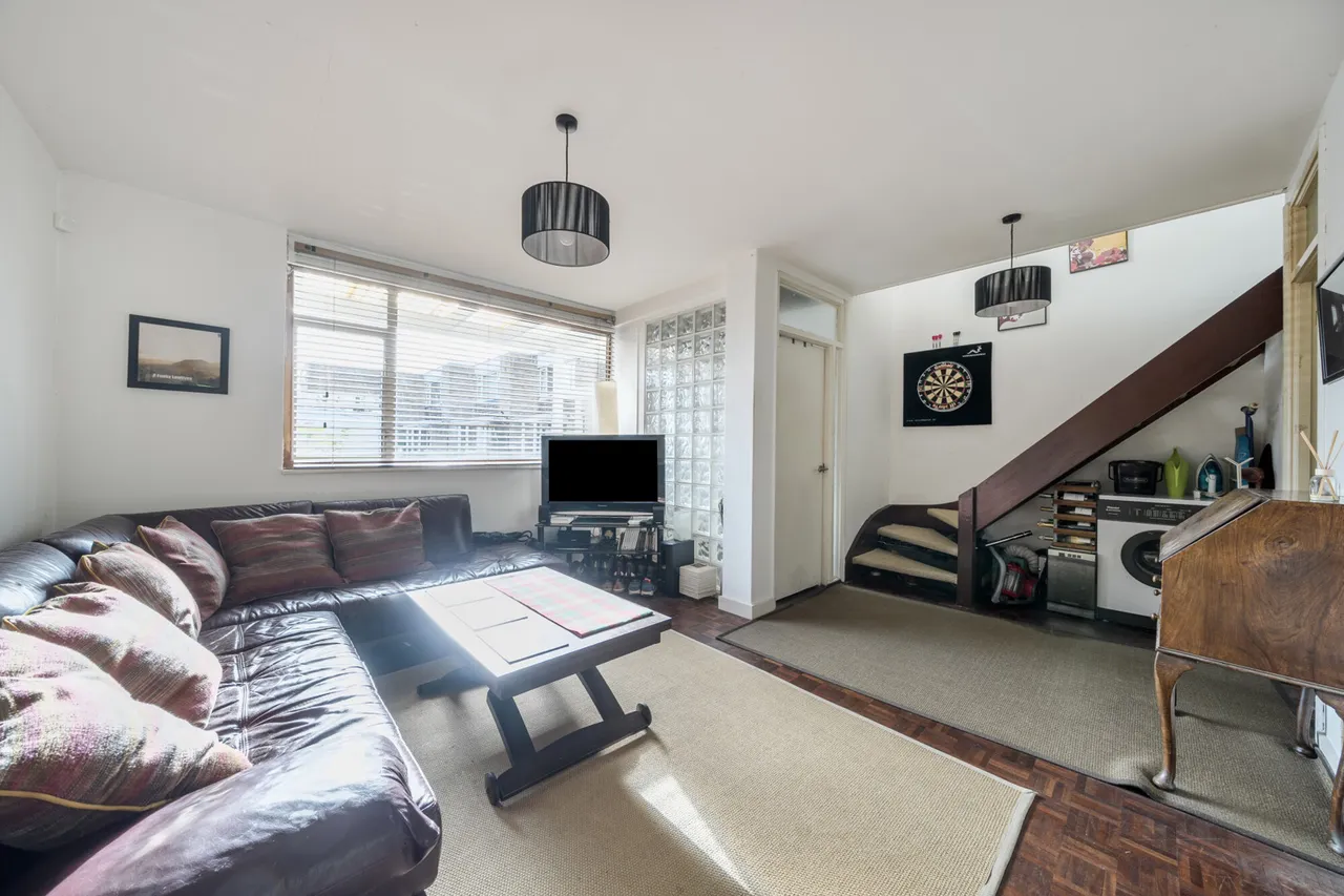 Nursery Road, HA5, photo 2