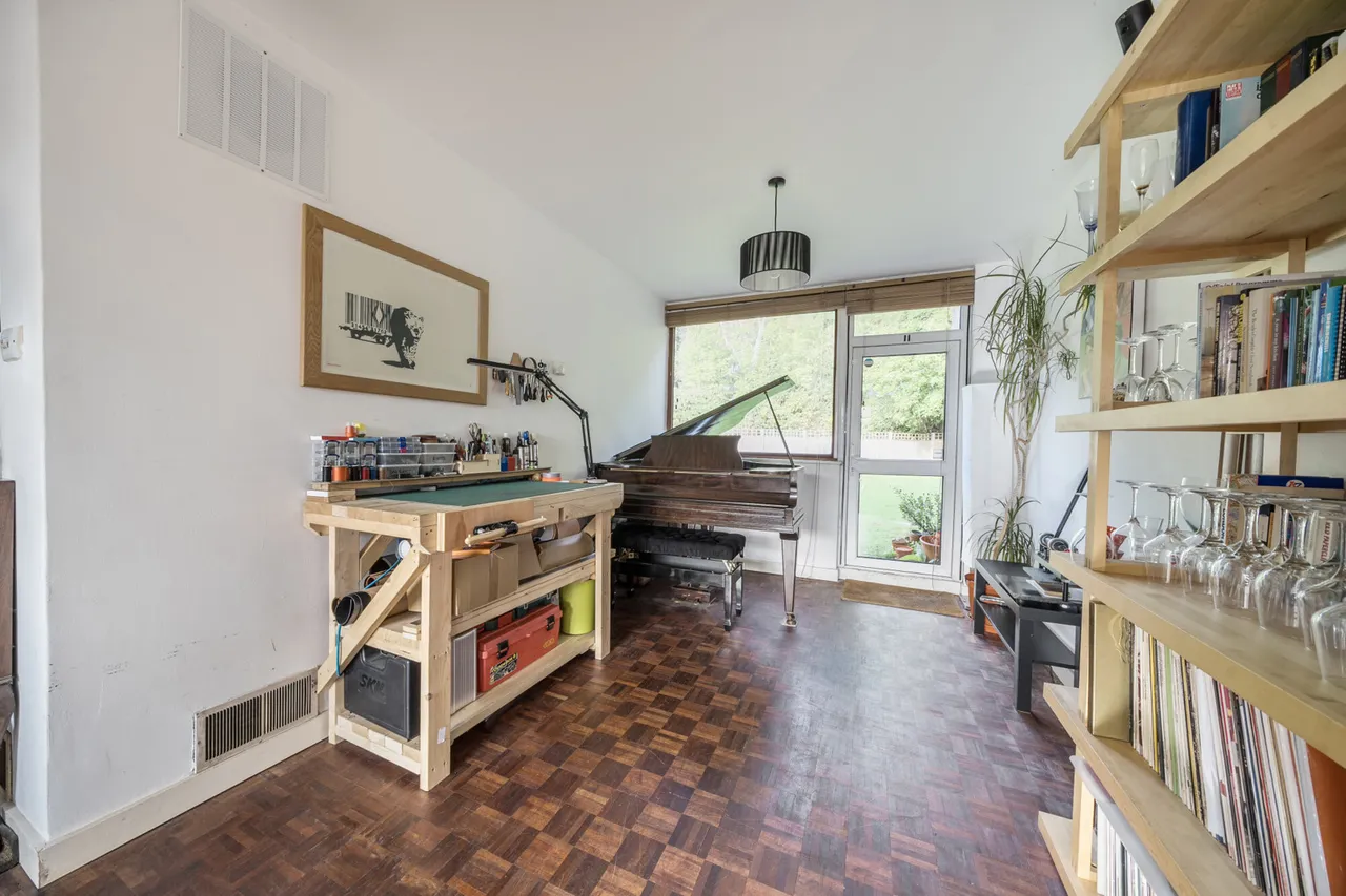 Nursery Road, HA5, photo 14