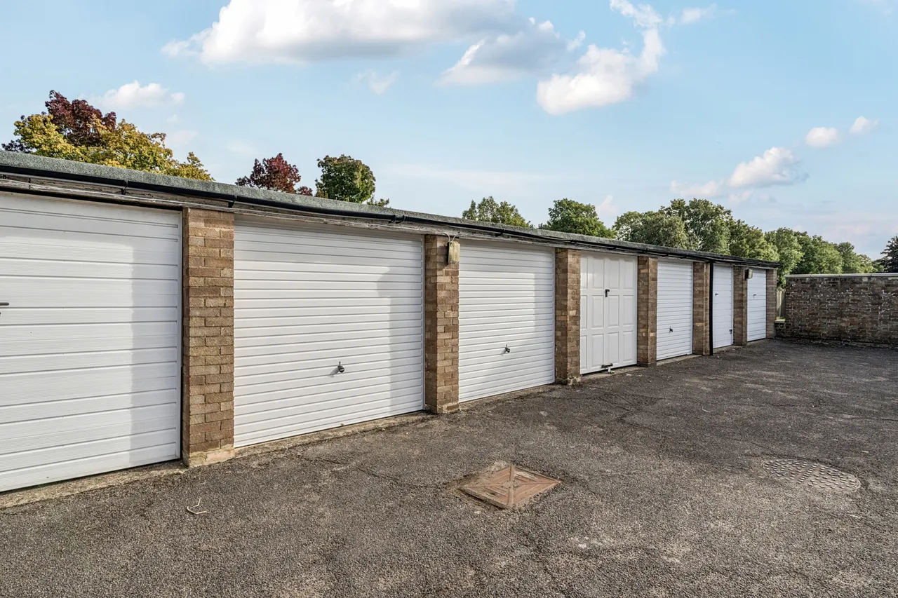 Nursery Road, HA5, photo 9