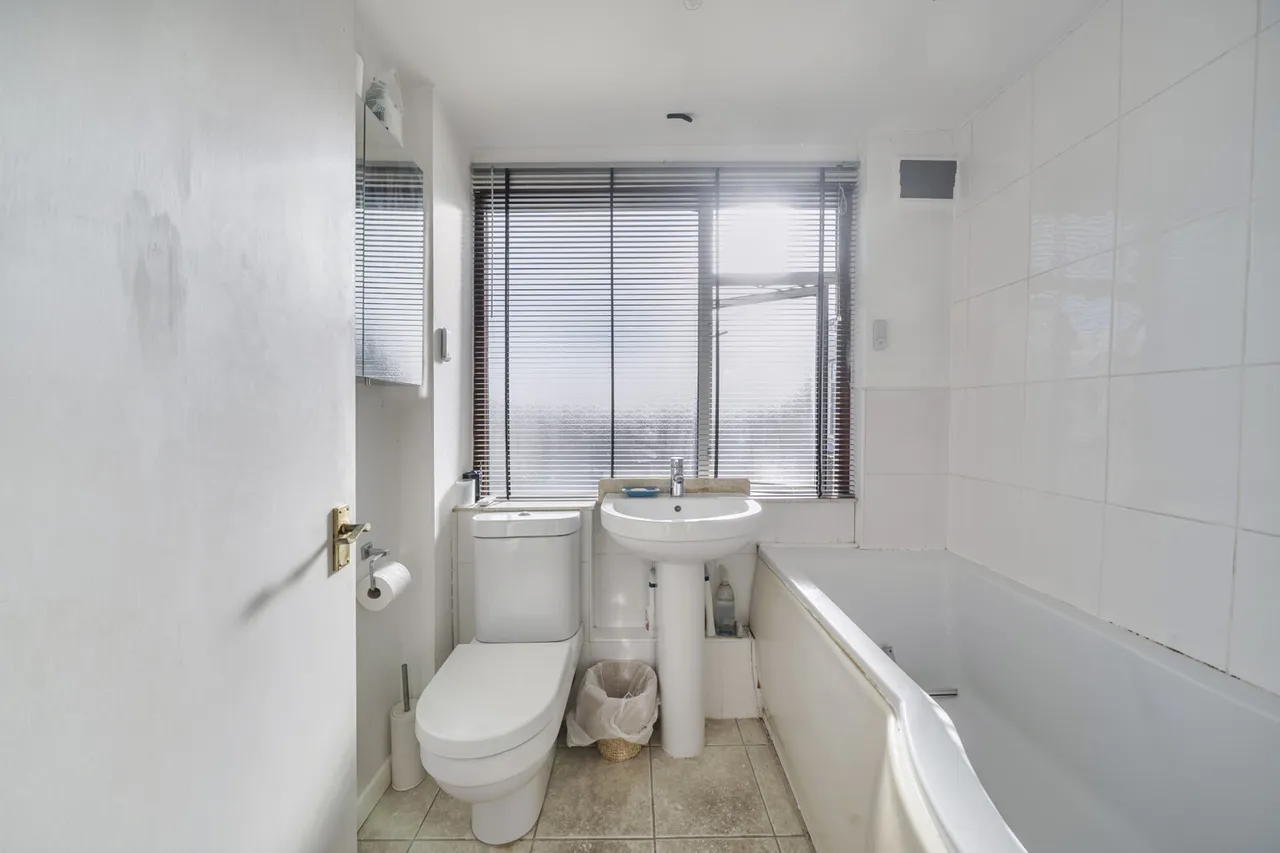 Nursery Road, HA5, photo 16