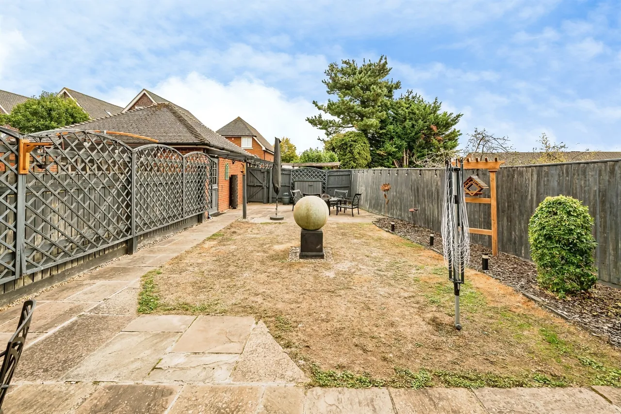 Lent Rise Road, Burnham, SL1, photo 21