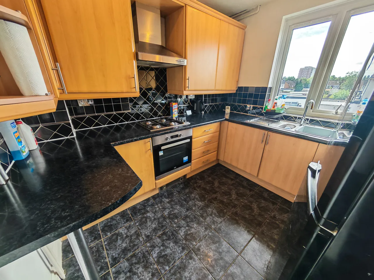 Hughenden Gardens, Northolt, UB5, photo 3