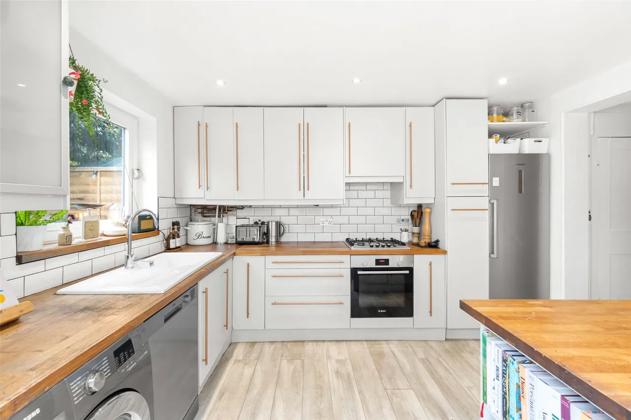 Oldfield Road, Hampton, TW12 2AE, photo 6