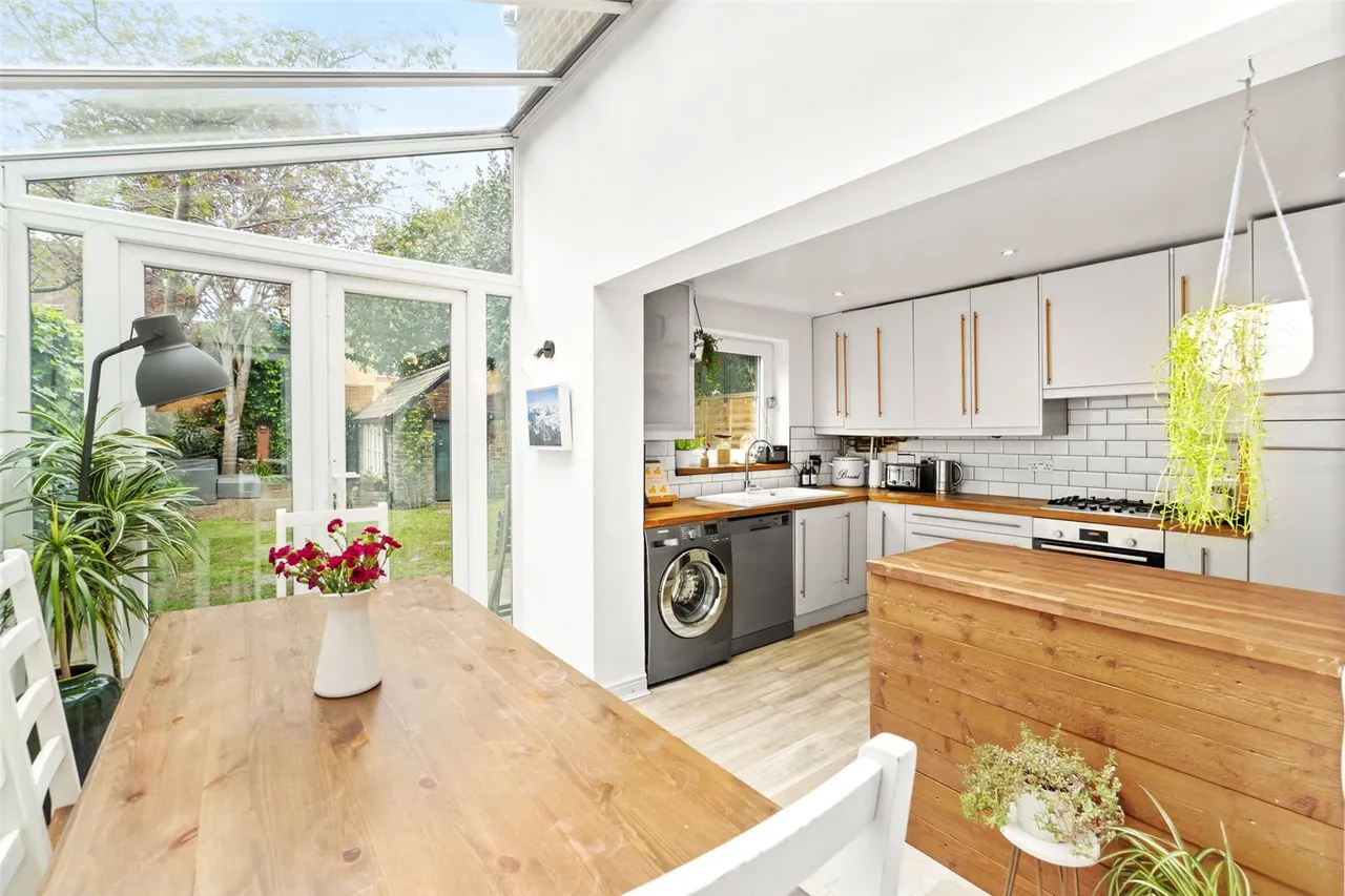 Oldfield Road, Hampton, TW12 2AE, photo 7