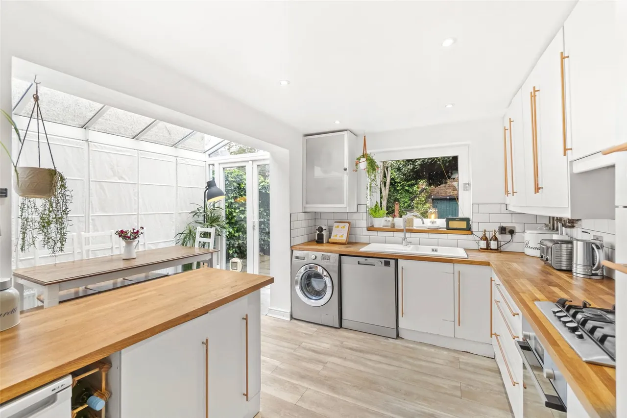 Oldfield Road, Hampton, TW12 2AE, photo 5