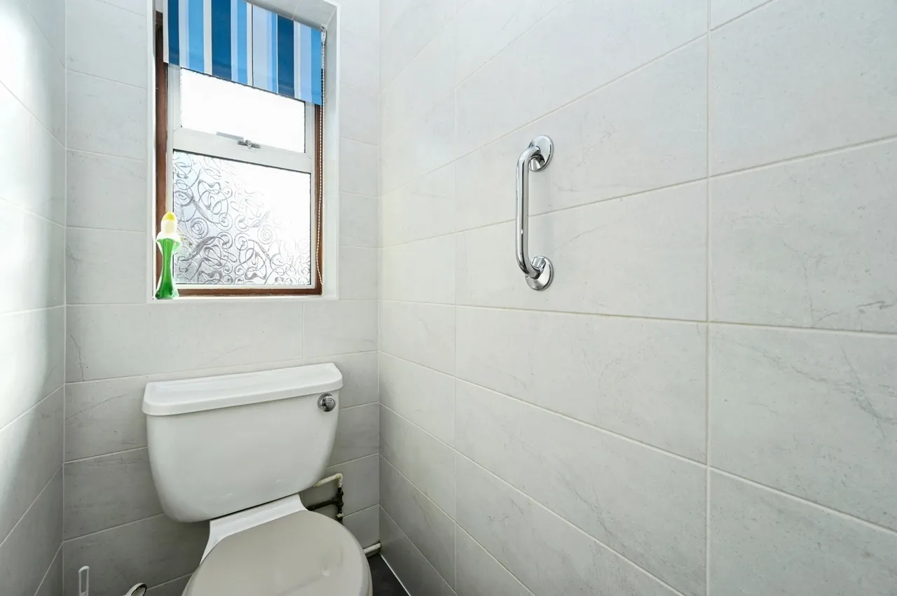 Rowan Drive, Kirkby-in-Ashfield, NG17, photo 9