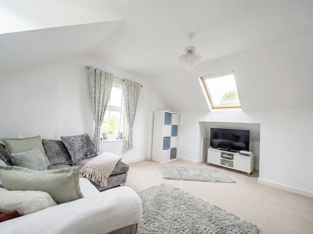 Cedar Road, SUTTON, photo 2