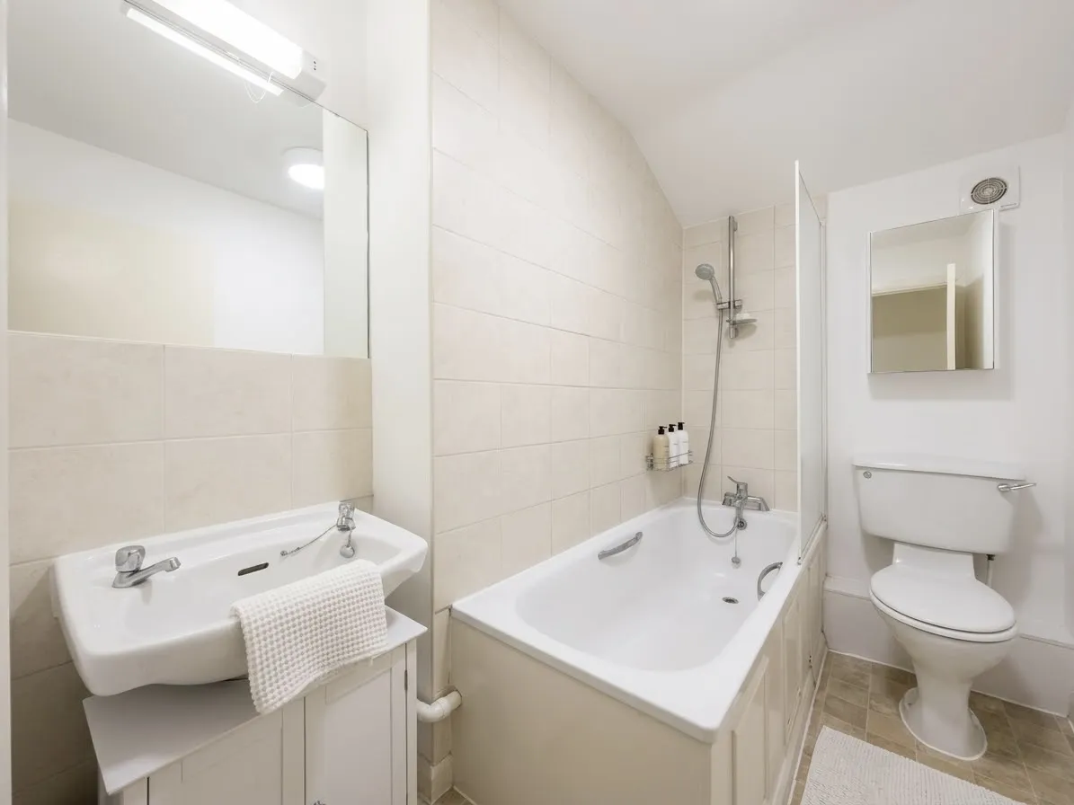 Cedar Road, SUTTON, photo 6