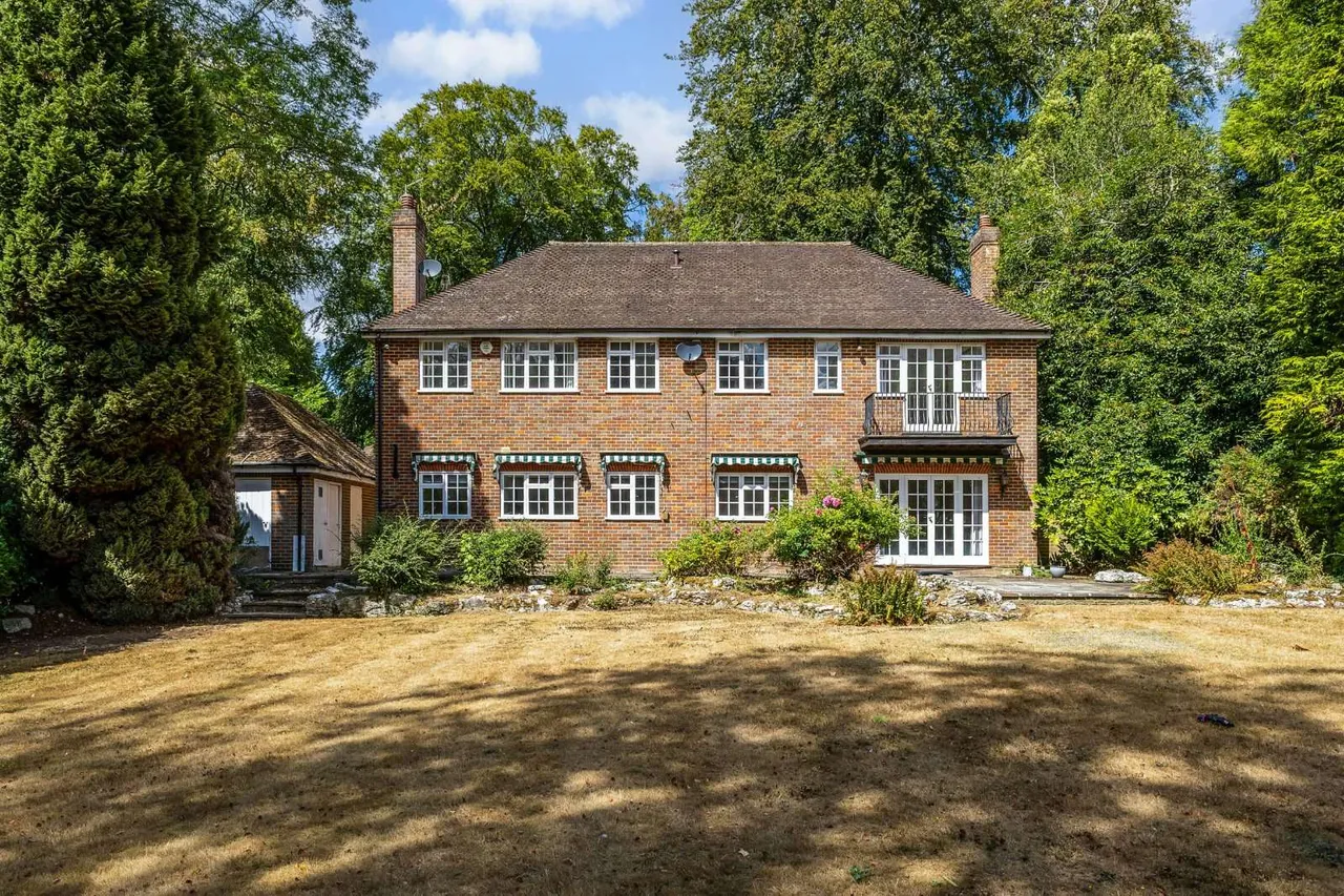 Trout Rise, Loudwater, Rickmansworth, Hertfordshire, WD3 4JR, photo 5