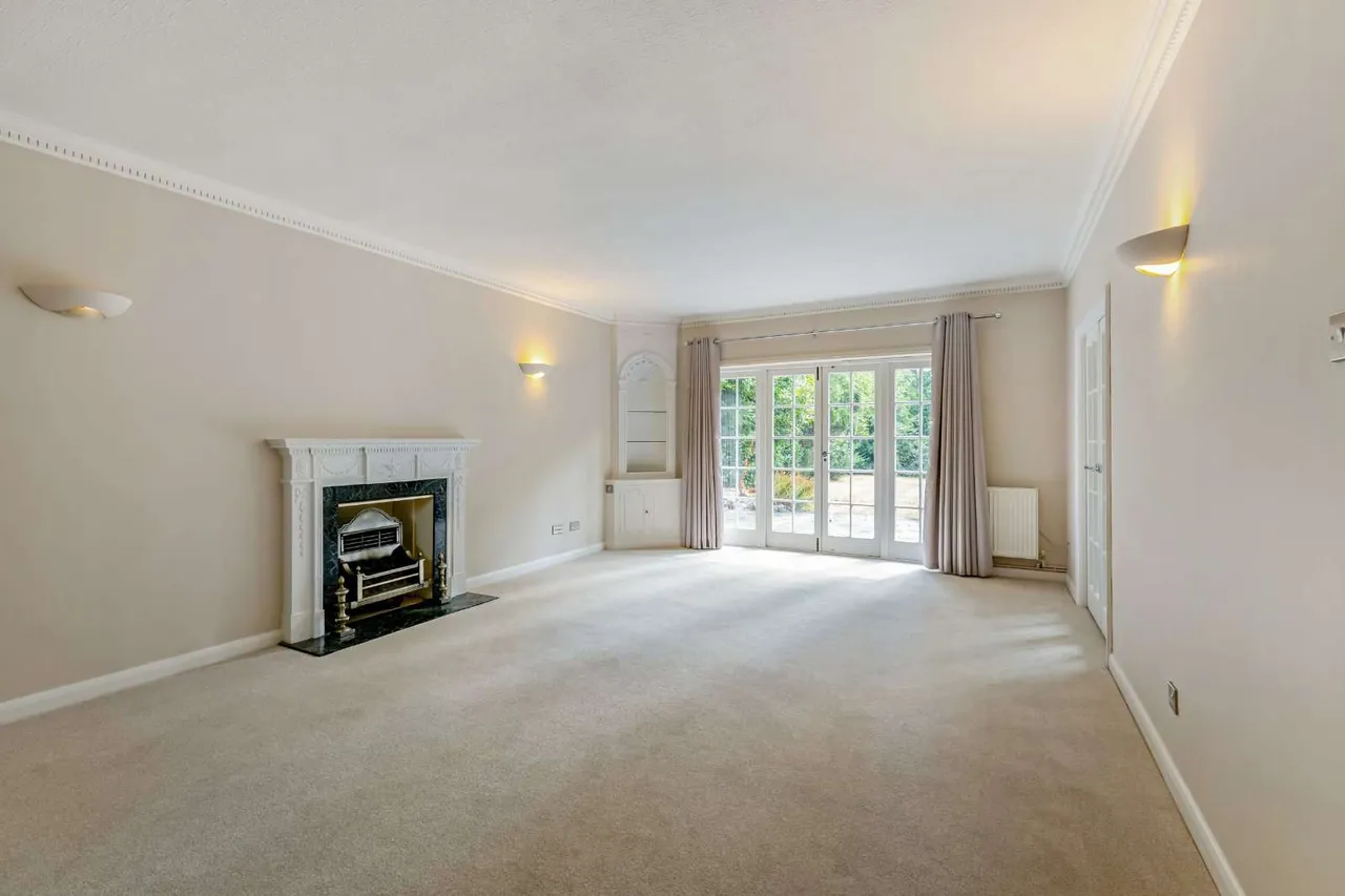 Trout Rise, Loudwater, Rickmansworth, Hertfordshire, WD3 4JR, photo 2