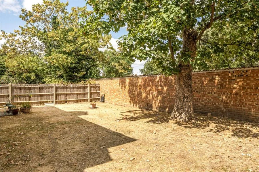 Arden Close, Twickenham, TW2, photo 10